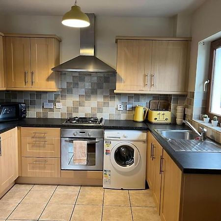 Lovely 2 Bedroom Family Apartment In Newcastle Newcastle  Eksteriør billede